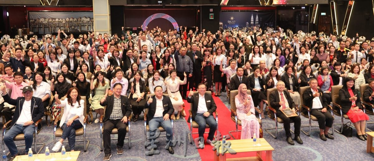 教育转型成败系于教师 人工智能是课堂活力关键