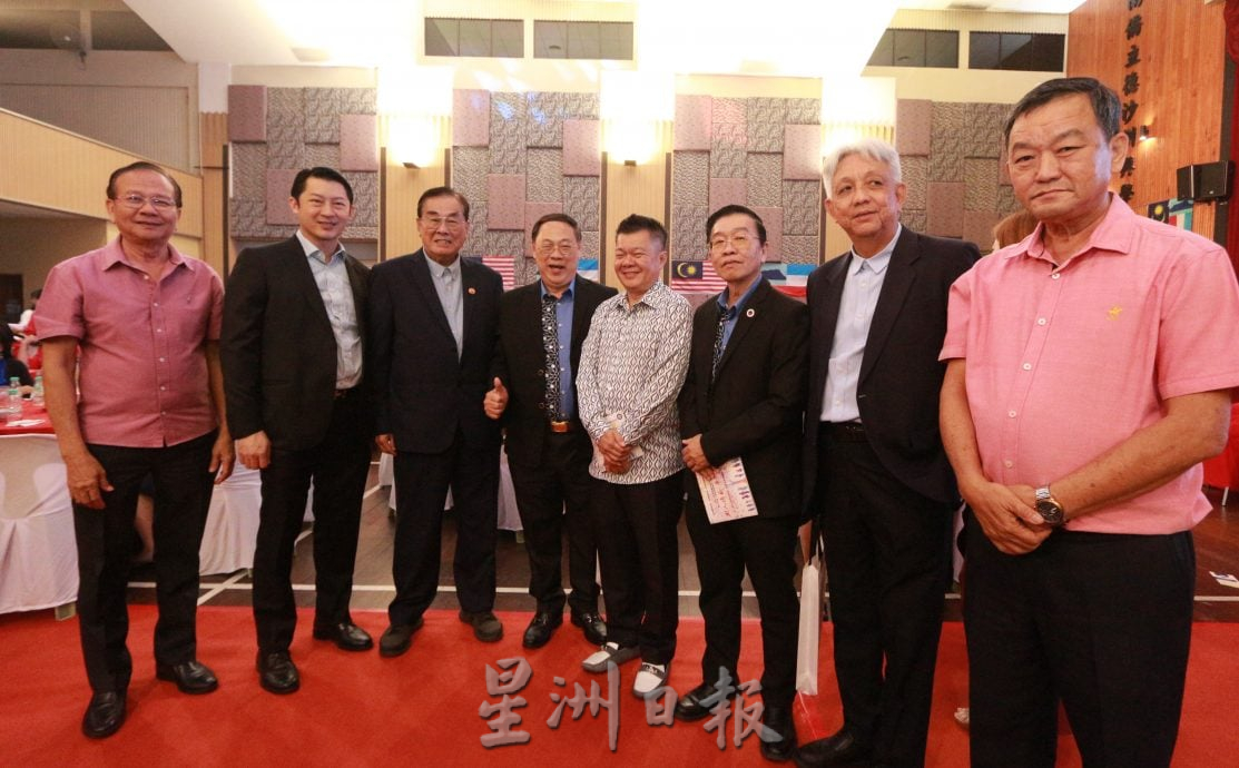 （教总）新生代华裔不热衷当教师 谢立意吁华社关注