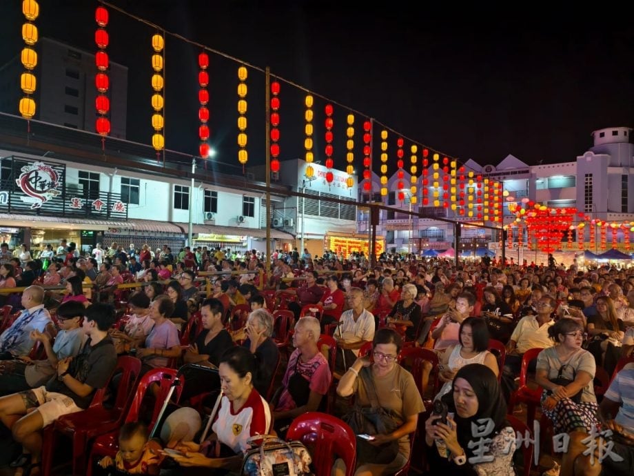柔:新闻:“圆月牵銮”中秋晚会热爆 刘文丰盼扩大27宗乡团