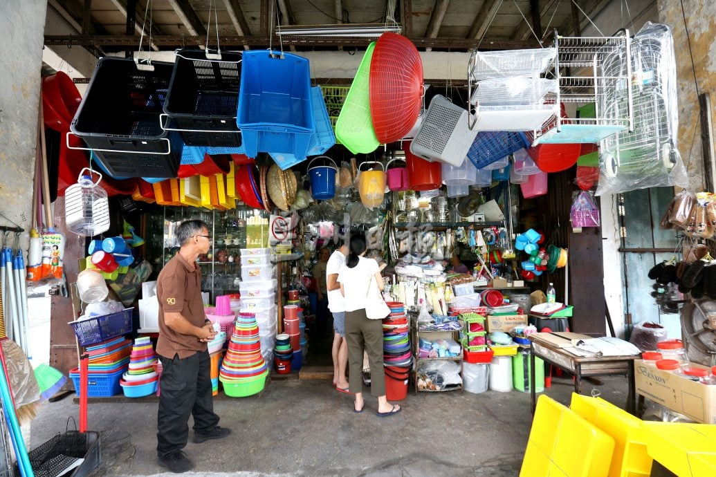 霹:老店寻踪∕怡保71年永德成瓷器店
