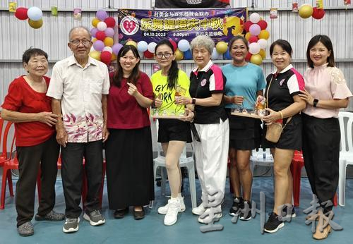 东：吉拉央村委会与百乐姐妹会联办中秋晚会 蔡辉煌：凝聚村民传承文化