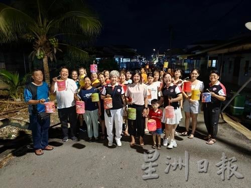 东：吉拉央村委会与百乐姐妹会联办中秋晚会 蔡辉煌：凝聚村民传承文化