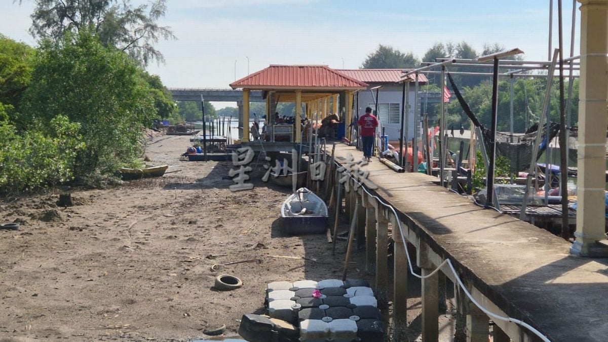 大吉里望渔夫码头设施不足