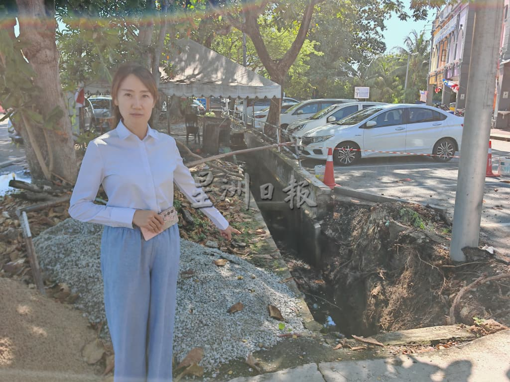 市政厅协助公共工程局紧急维修防洪沟,确保水流通畅