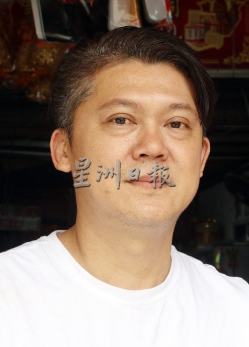 (供花城)NS芙蓉/芙拉杭新村获得房地部20万拨款,提升3路段排水沟解决闪电水灾