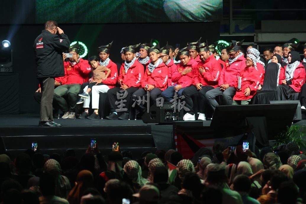 志愿者不是去巴黎 安华:批评者没胆去加沙