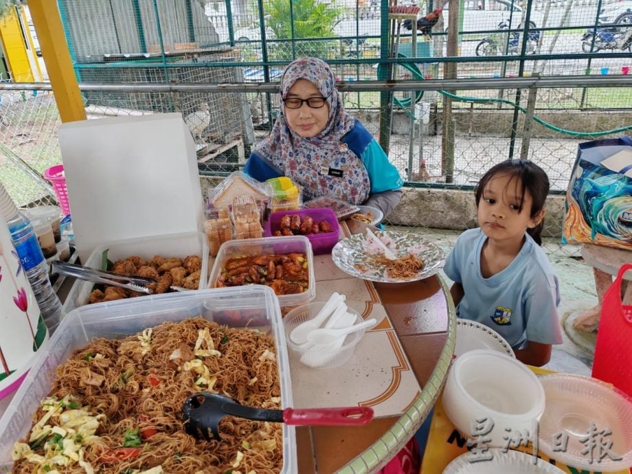 东:(已签发)玻璃口华小庆祝儿童节举行亲子野餐会