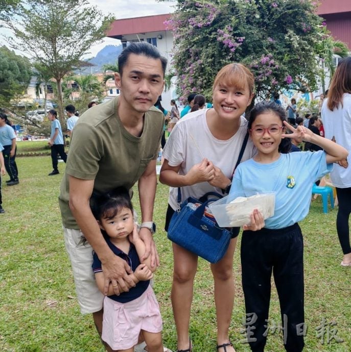 东:(已签发)玻璃口华小庆祝儿童节举行亲子野餐会