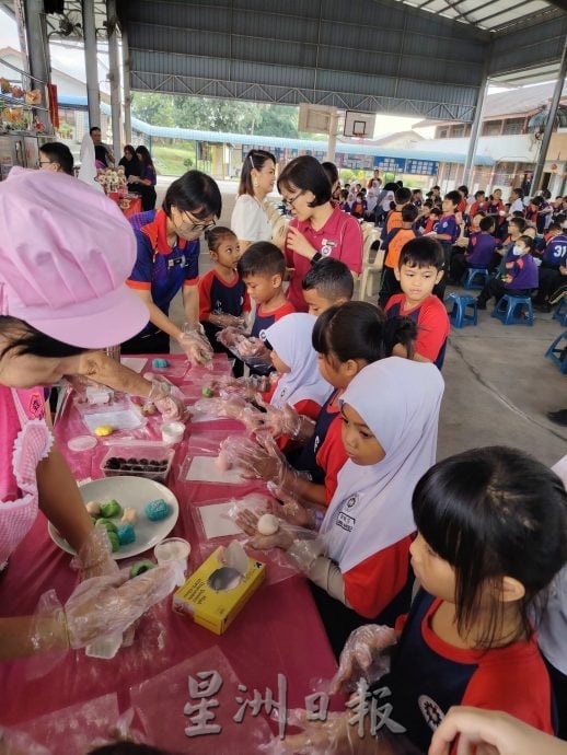 小甘密新村华小各族学生共庆中秋 携手传承文化精髓