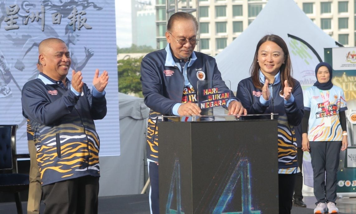 首相:续提升体育水平 国家珍视运动员