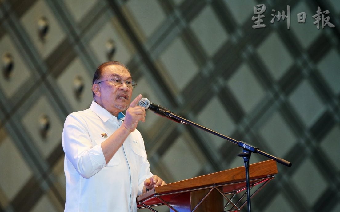 首相:不理别人怎么看 盼数年任期清理好烂摊子