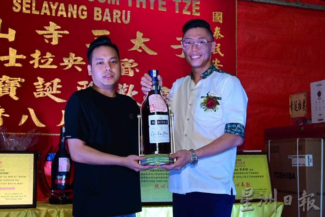 大都会-士拉央峇鲁凤山寺神诞晚宴/3图