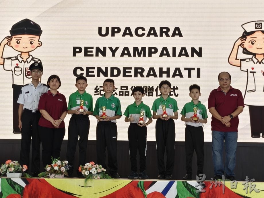 东：吉拉央华小与中彭区圣约翰救伤队联办操步赛