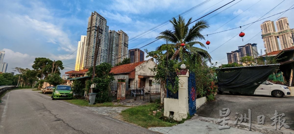 (已签发)柔:新山锦堂花园居民庆中秋 土地被收购恐旧日不再