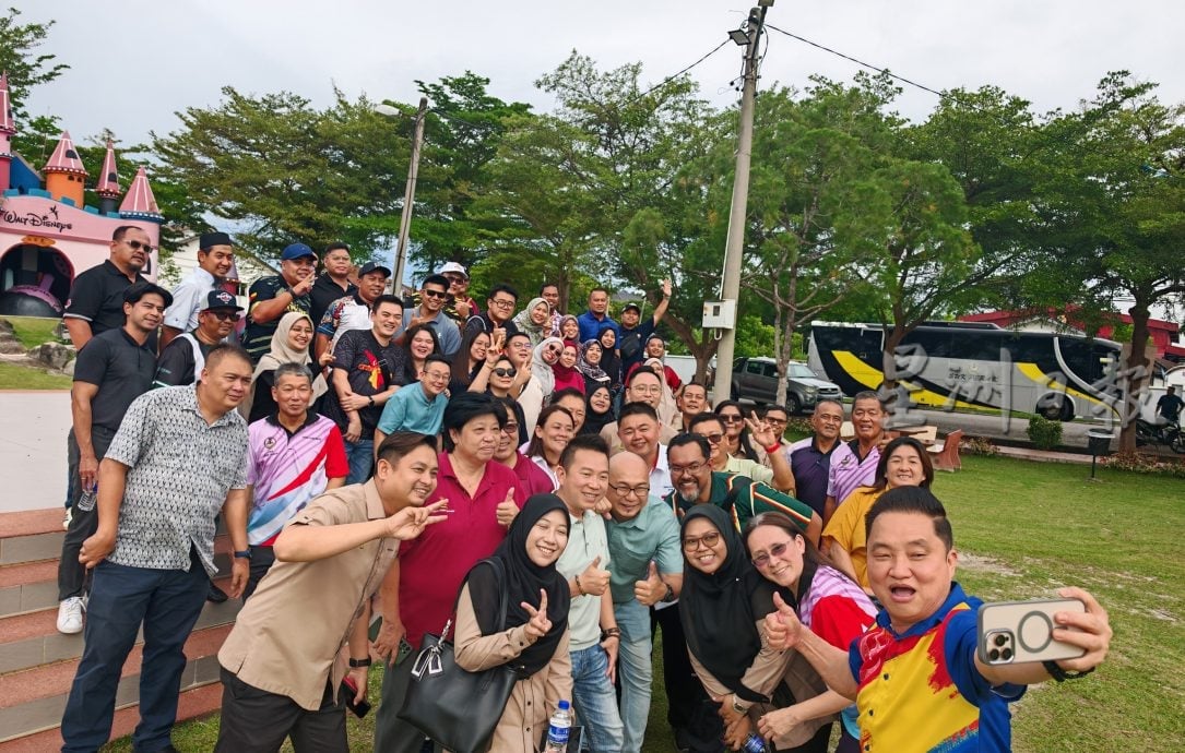 雪行政议员率队拜访 向爱大华迪斯尼公园取经