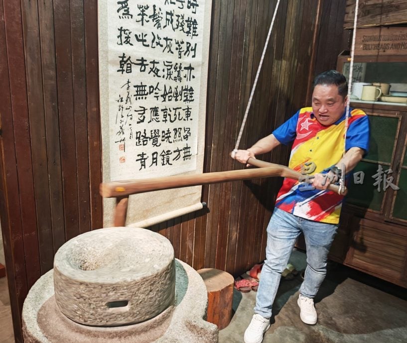 雪行政议员率队拜访 向爱大华迪斯尼公园取经