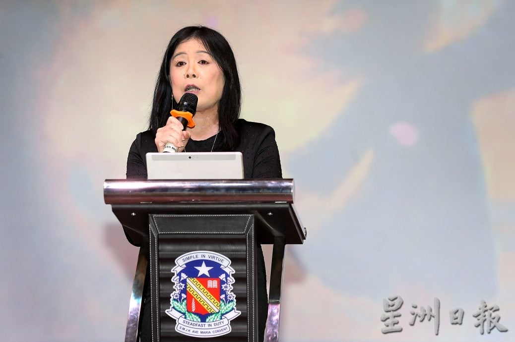 怡圣母中学毕业晚宴 陈佩妮吁学生考量当老师