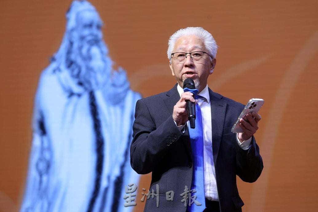 第10届吴德芳杰出华文教师奖暨教师奖十周年特辑推介礼 | 益华华小落足怡保 黄家和:政府史上首度将华小列入财案与5年发展计划