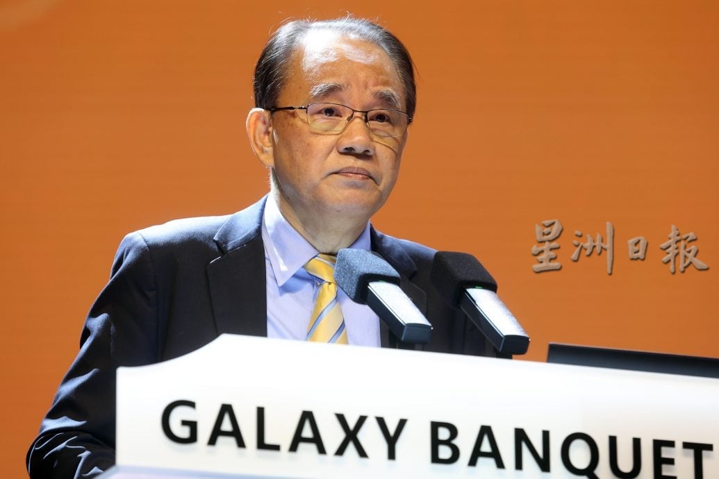 第10届吴德芳杰出华文教师奖暨教师奖十周年特辑推介礼 | 益华华小落足怡保 黄家和:政府史上首度将华小列入财案与5年发展计划