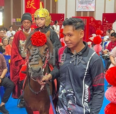 已签发(大北马)杨式丰:1年获143面奖牌各赛事奖牌,学生努力成果