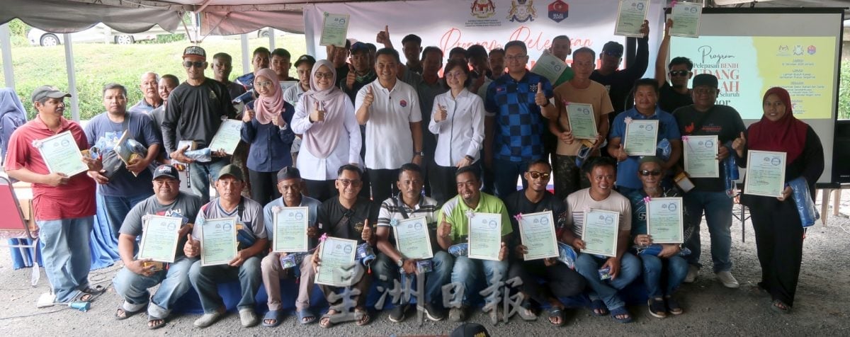 全柔7县同步野放虾苗   160万只创大马纪录