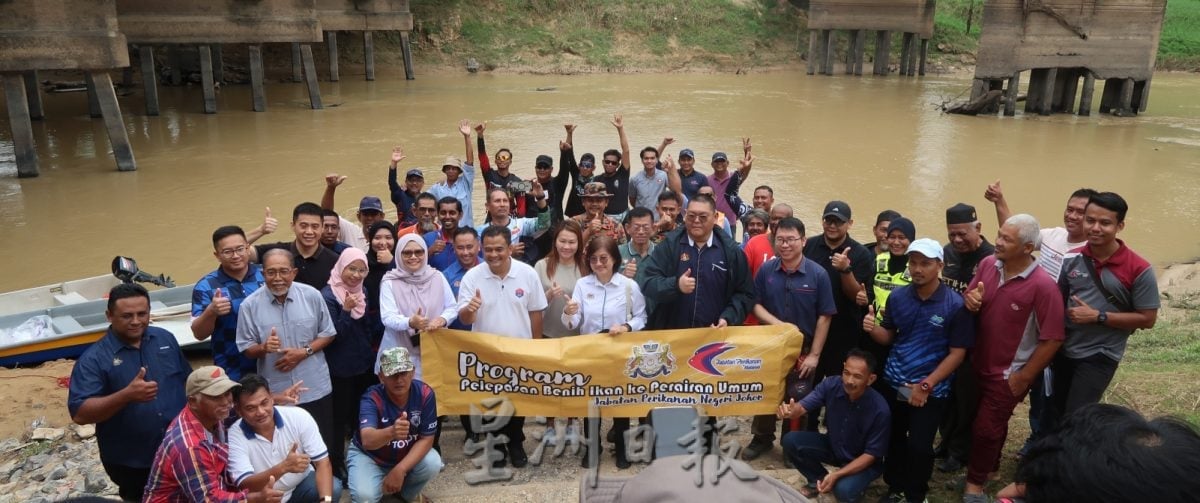 全柔7县同步野放虾苗   160万只创大马纪录