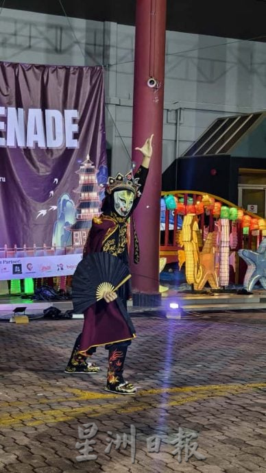 **已签发**柔（本报指定宣传媒体）：头条之一：月兔回返广寒宫 工大月影秋宵圆满落幕