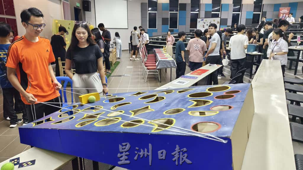 **已签发**柔（本报指定宣传媒体）：头条之一：月兔回返广寒宫 工大月影秋宵圆满落幕