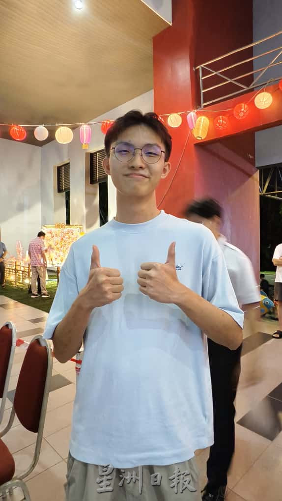 **已签发**柔（本报指定宣传媒体）：头条之一：月兔回返广寒宫 工大月影秋宵圆满落幕