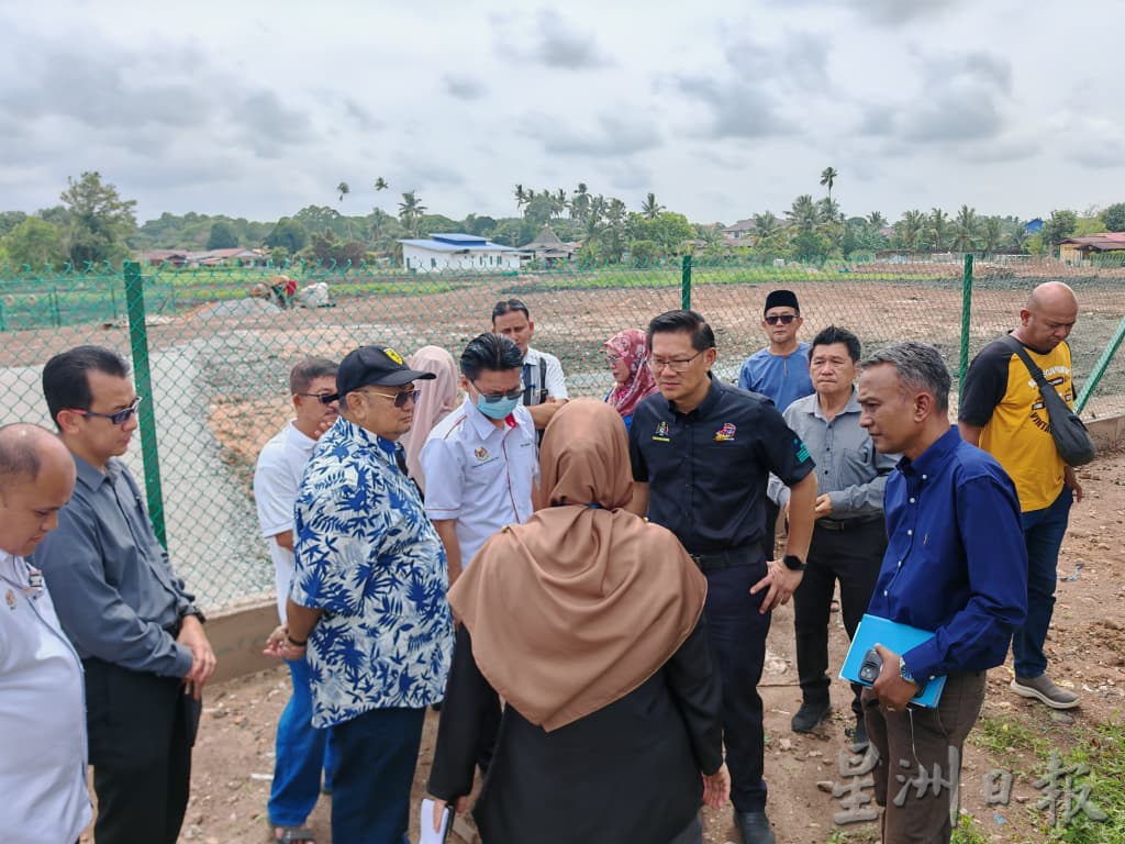 (古城封面主文)武吉南眉诊所提升尚待拨款,对面已征用空地设临时停车场,解决停车位不足问题