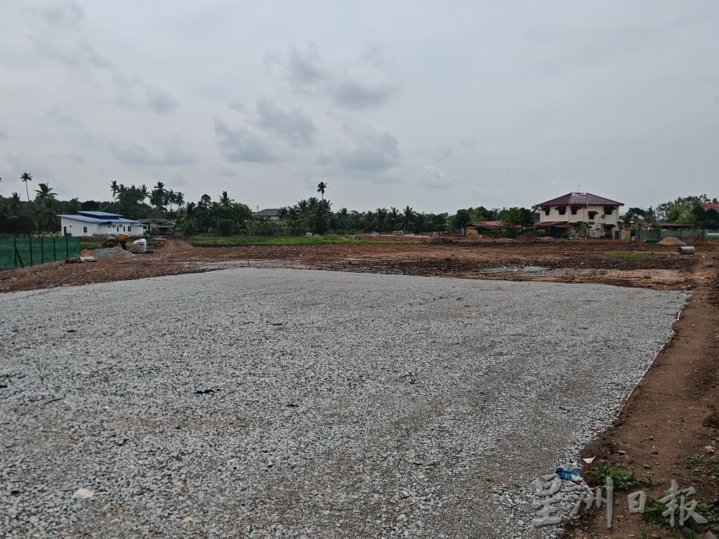 (古城封面主文)武吉南眉诊所提升尚待拨款,对面已征用空地设临时停车场,解决停车位不足问题