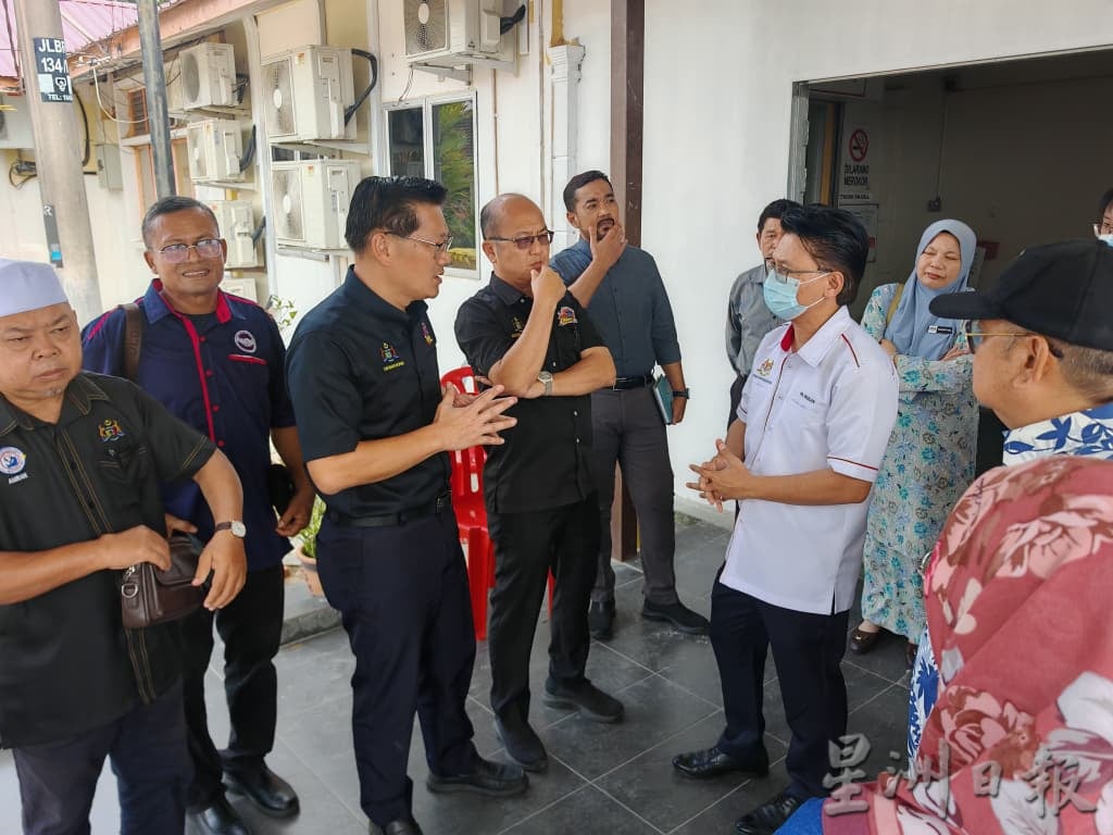 (古城封面主文)武吉南眉诊所提升尚待拨款,对面已征用空地设临时停车场,解决停车位不足问题