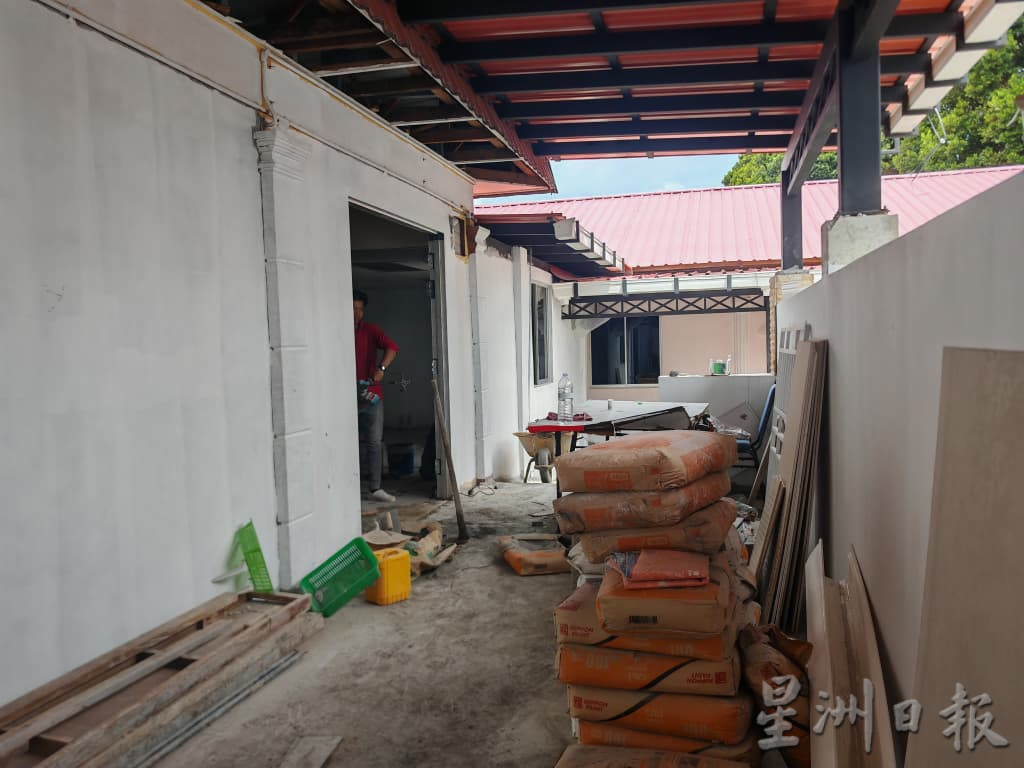 (古城封面主文)武吉南眉诊所提升尚待拨款,对面已征用空地设临时停车场,解决停车位不足问题