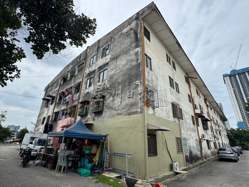 me03主文-大都会/蕉赖安宁镇居民反对建公寓／多图