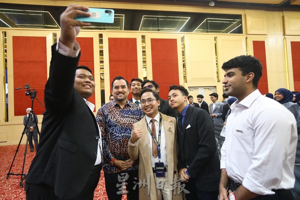 人人都是“大使”或“外交官” 阿斯拉夫:须对发布内容负责