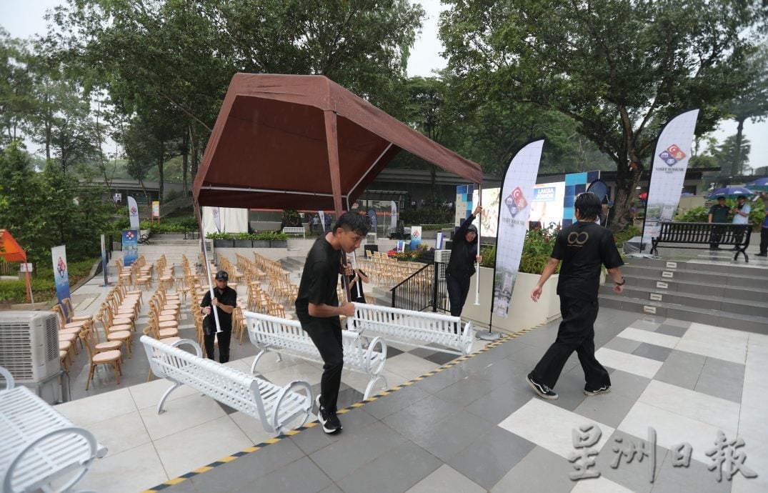 **已签发**柔：封面：2026柔旅游年Meh Lah Johor  吉祥物是马来亚虎Cuping和Jucy