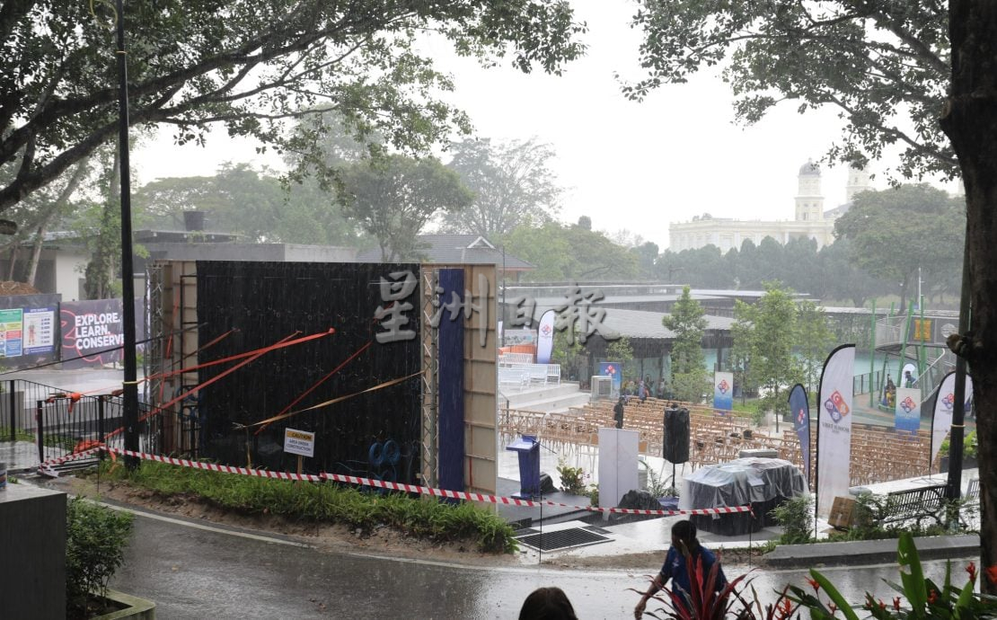 **已签发**柔：封面：2026柔旅游年Meh Lah Johor  吉祥物是马来亚虎Cuping和Jucy