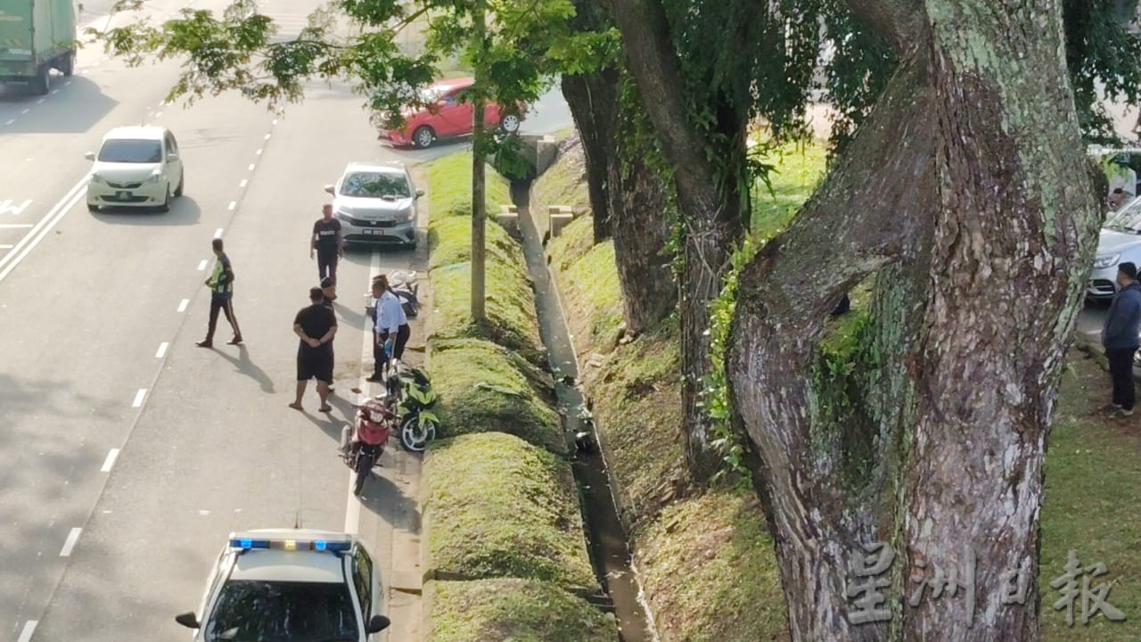 **已签发**柔：第二版头：民生特工队〡古来21哩大路车祸频仍 　商民促当局改善危险路段