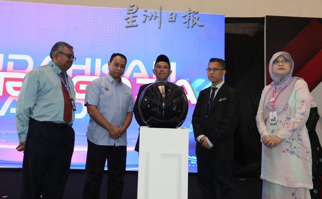 **已签发**柔：第三版头：今年首8个月2777人求诊心理健康  柔卫局长：新山县最多