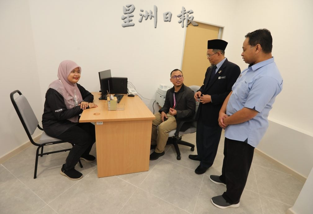 **已签发**柔：第三版头：今年首8个月2777人求诊心理健康  柔卫局长：新山县最多