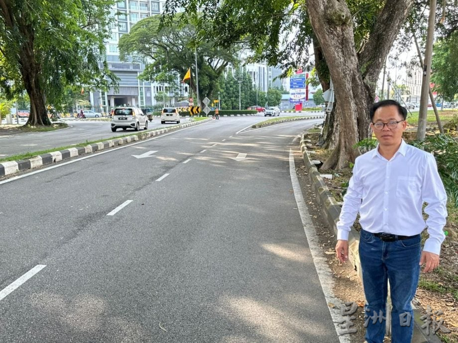 (古城封面主文)摩托车脚车骑士逆行行驶 威胁公路使用者的安全