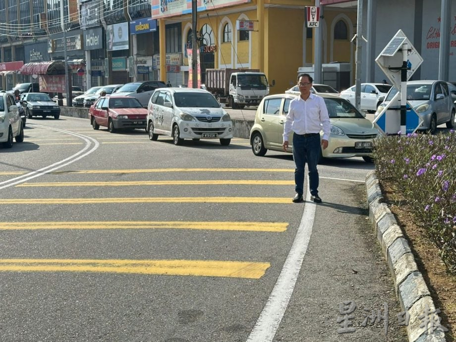 (古城封面主文)摩托车脚车骑士逆行行驶 威胁公路使用者的安全