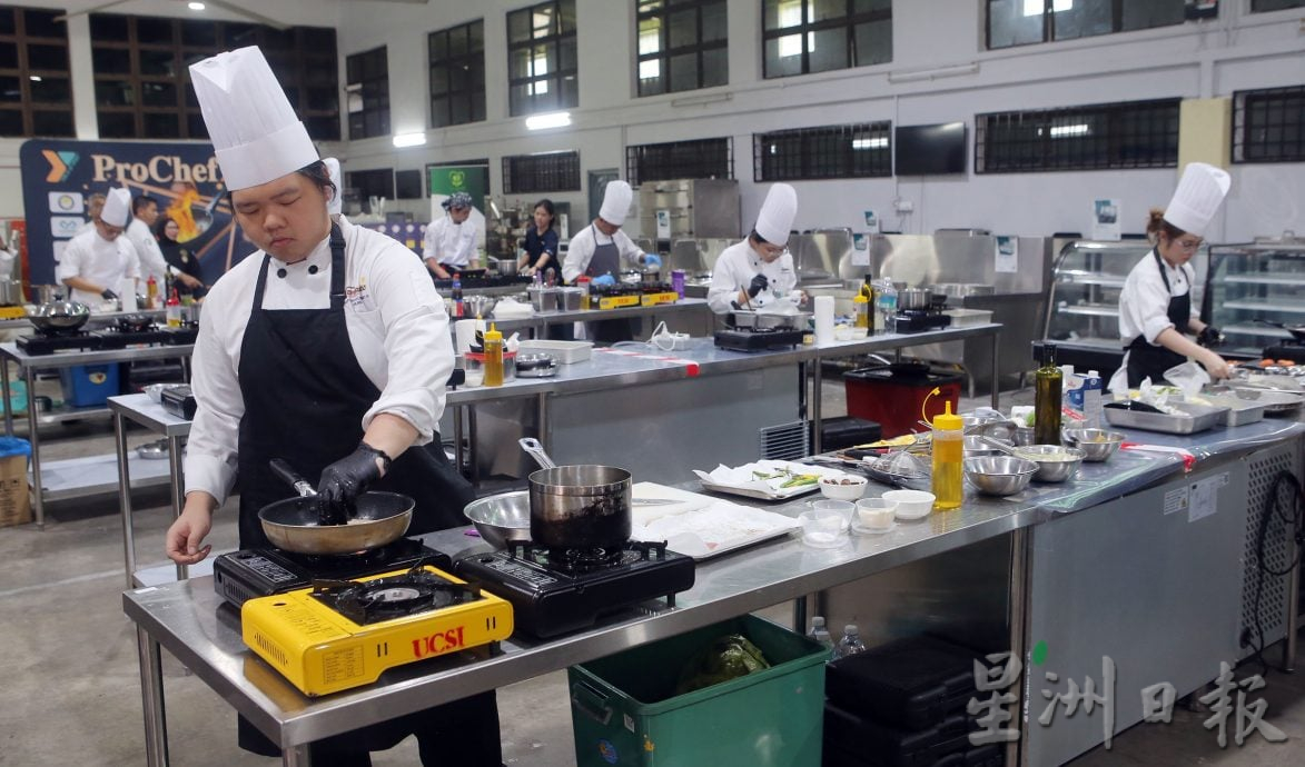 厨艺赛火热登场 年轻厨师展现创意才华