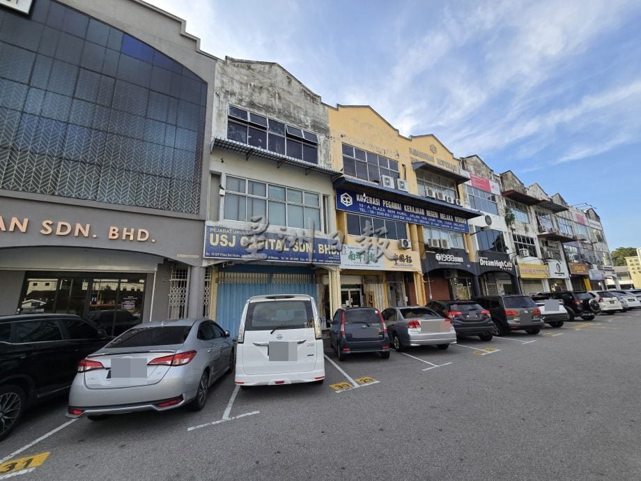 (古城第二版主文)一排11间店铺竟共用一垃圾桶 衍生卫生问题