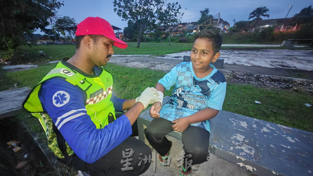 东：（已签发）摩托医疗救援队 免费为伤者提供即时初步治疗