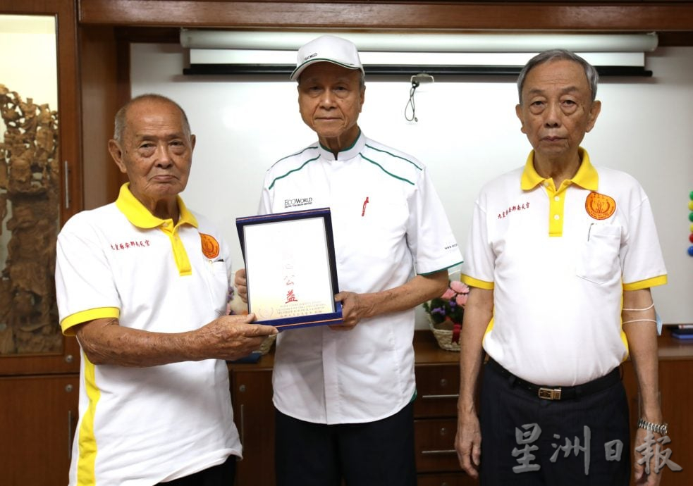 大都会/早报头/绿盛世基金会捐赠洗肾机给安邦九皇爷基金会洗肾中心