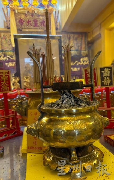 设定4pm发布(大北马)九皇爷诞辰庆典将至 香港巷斗母宫展出“炉中之王”宣德炉引瞩目