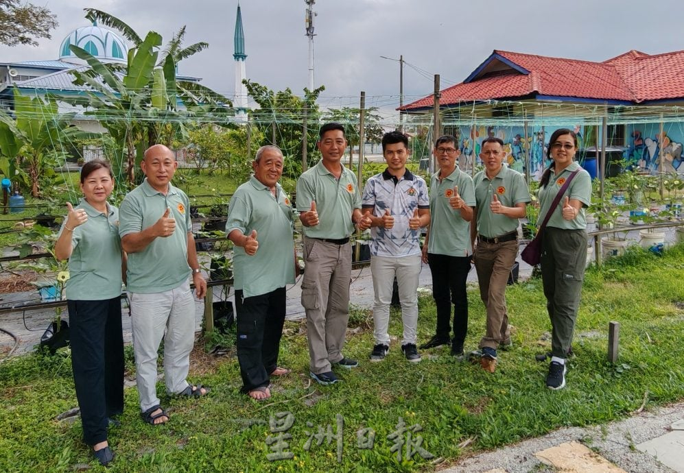 善心美事〡峇进步花园居民齐心,开辟果菜园美化社区