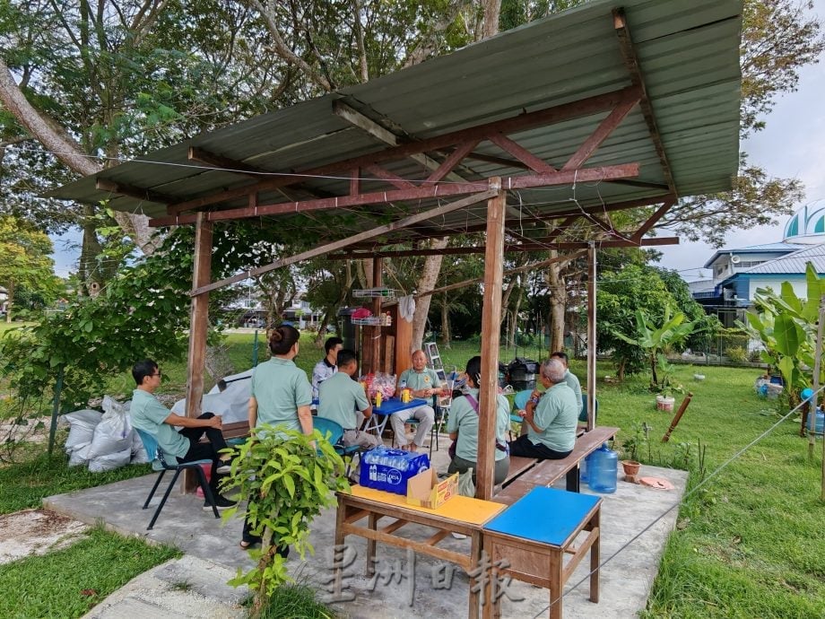 善心美事〡峇进步花园居民齐心,开辟果菜园美化社区