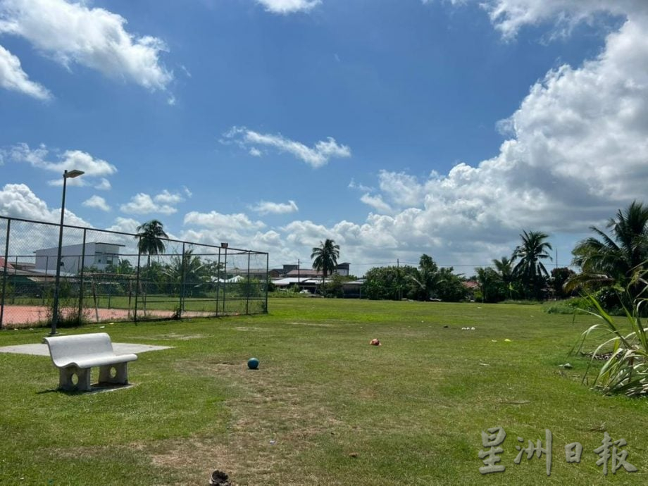 大都会（版2头）/草场遭长期私占 陷整修困局